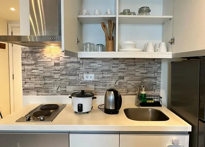 Apartahotel 1br Condotel In Azure Urban Near Naia #bh1 Manila